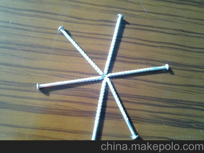 大量供應(yīng)質(zhì)優(yōu)價(jià)廉鍍鋅光亮瓦楞釘,出口品質(zhì).圖片