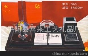 廠家直銷 2013年新款高檔紅木禮品臺歷 商務辦公臺歷 饋贈佳品圖片
