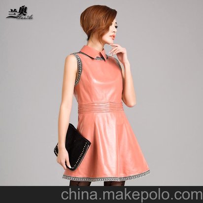 兰奥 2013春装新品 绵羊皮 女士真皮连衣裙 甜美修身 水砖装饰