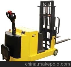 供應(yīng):站駕無(wú)腿配重式電動(dòng)叉車(chē)\門(mén)架可前傾后斜移動(dòng)式全電動(dòng)堆高車(chē)圖片