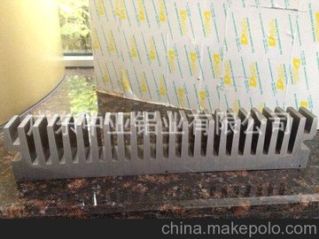 廠家生產(chǎn)推薦6063合金剖溝散熱鋁型材